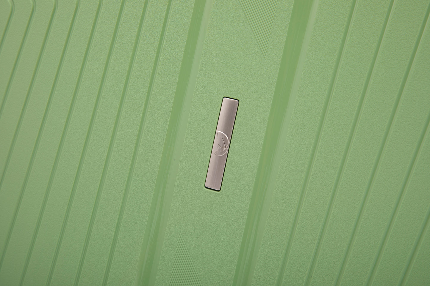 Medium Checked Luggage - Green (24")